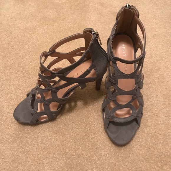 Kelly and Katie grey heels - Picture 3 of 3